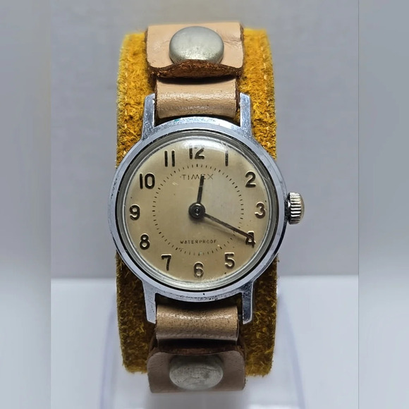 Womens Vintage Rare Timex Sportster Manual Wind Dustproof Watch Keeps Time - Picture 1 of 11